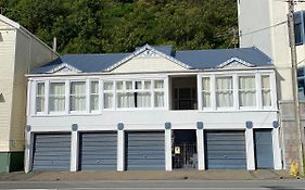 Beach House In Oriental Parade